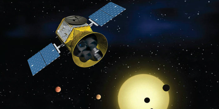 TESS-missionen skal søge efter planeter, der kredser om særligt klare stjerner. (Illustration: NASA)