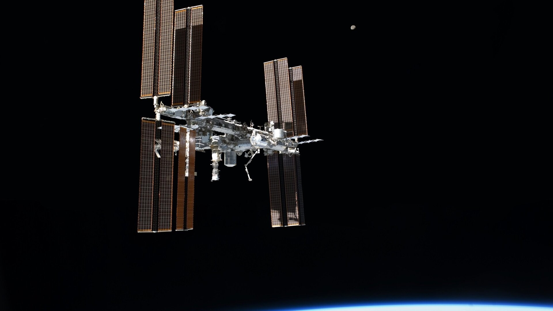 Den internationale rumstation ISS befinder sig cirka 400 km over Jorden og er udstyret med en række instrumenter, herunder rumteleskoper, der ser mod fjerne galakser.
