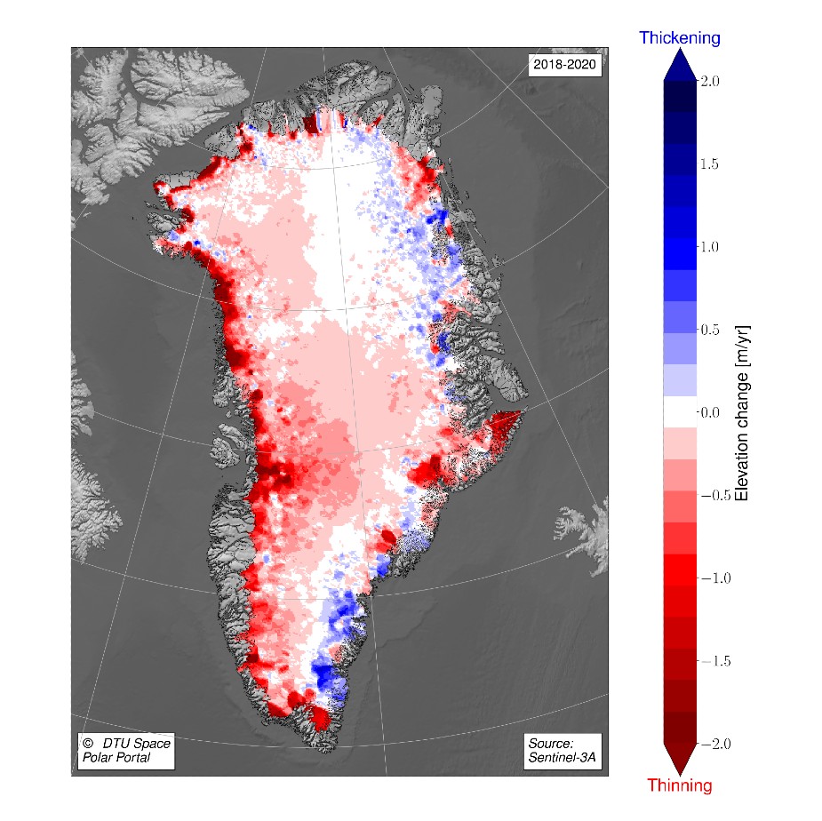 Forandringer i indlandsisen på Grønland målt med ESA's Sentinel-satellitter. Mængden af is bliver mindre i områder markeret med rødt, mens den vokser i områder markeret med blåt. (Illustration DTU Space/polarportal.dk)