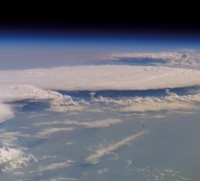 tordenskyer-fra-ISS-credit-NASA---gpw-20061021-NASA-ISS015-E-23716-space-huge-clouds-Earth-20070820-medium